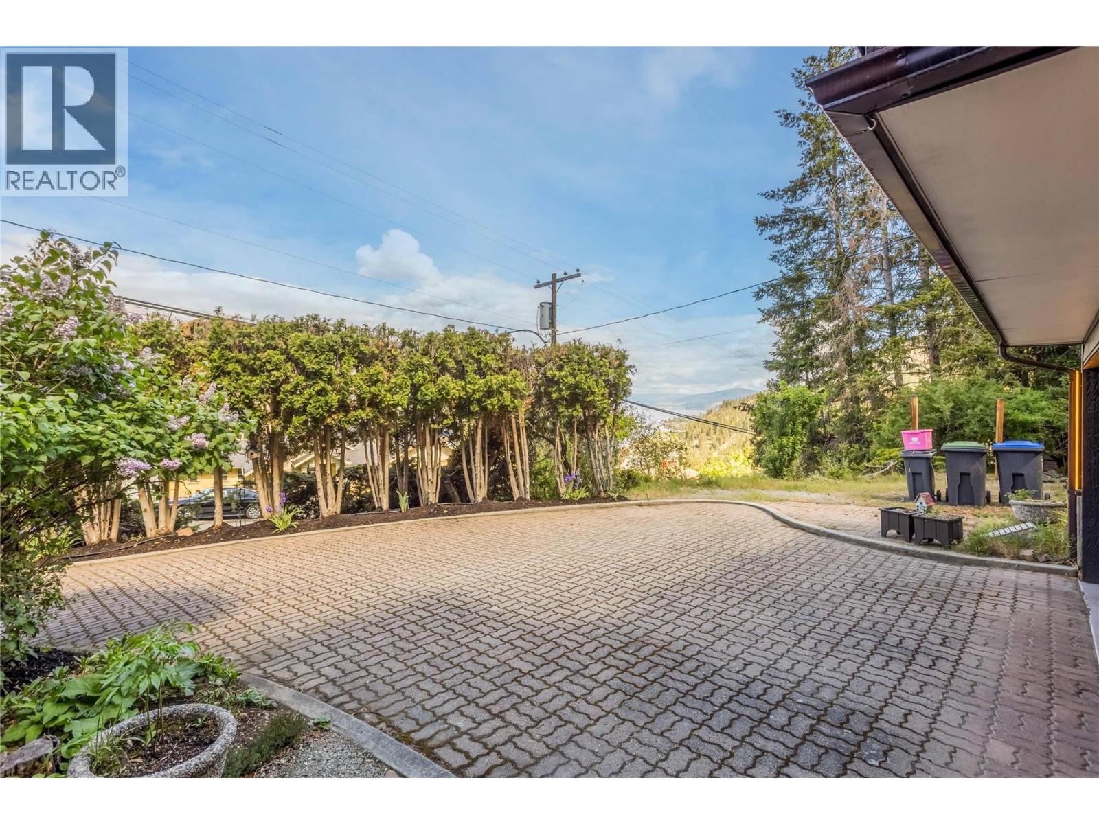 155 Clifton Road N, Kelowna