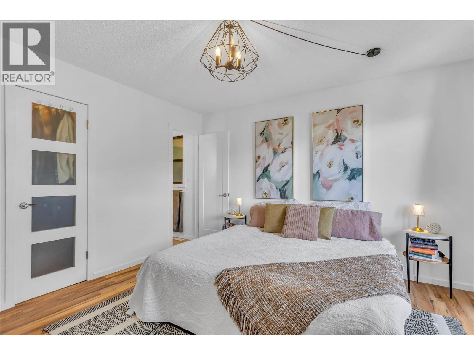 155 Clifton Road N - 20