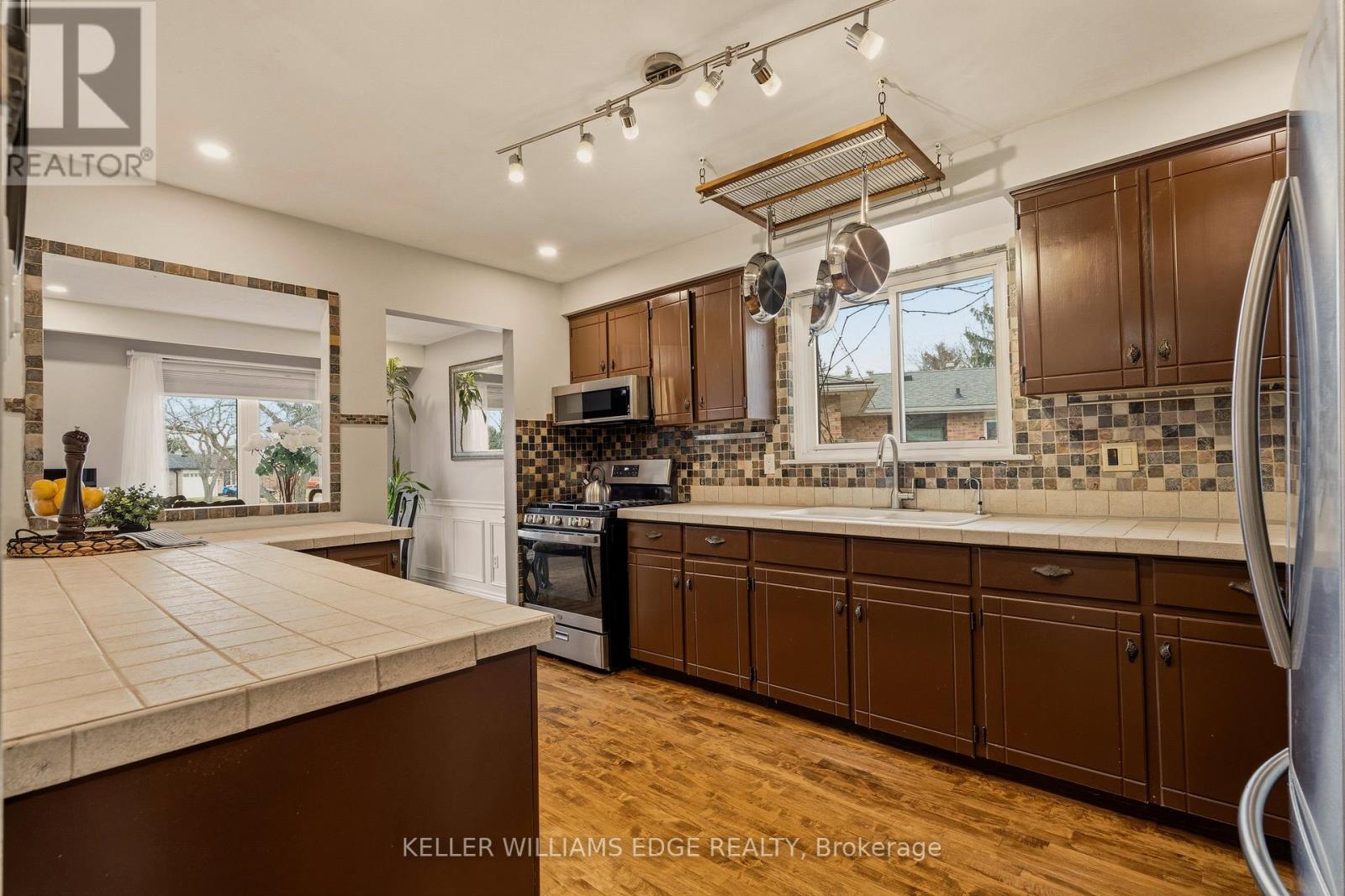21 MILVERTON CLOSE - 11