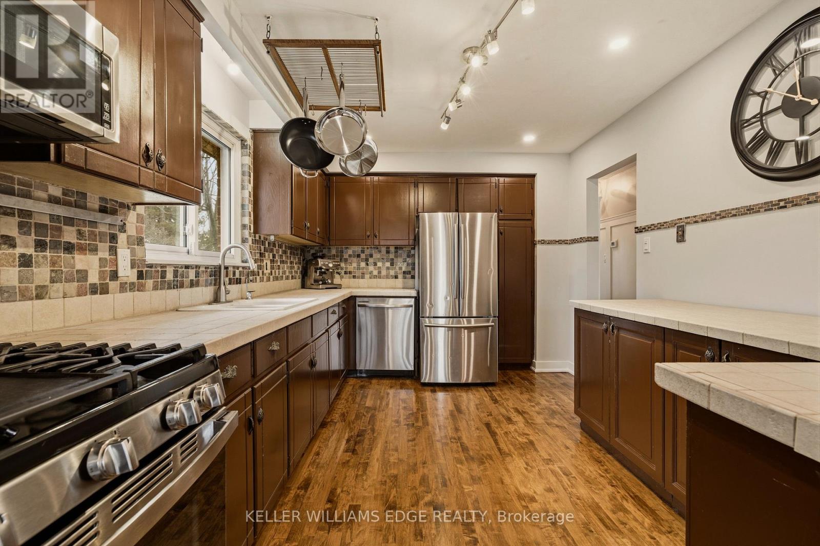 21 MILVERTON CLOSE - 12