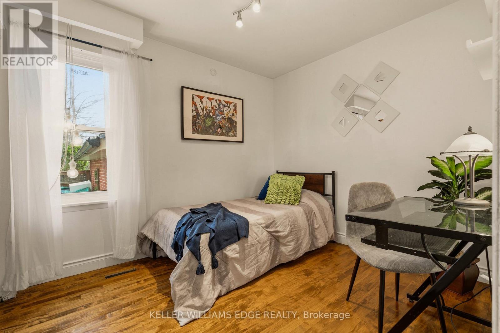21 MILVERTON CLOSE - 19