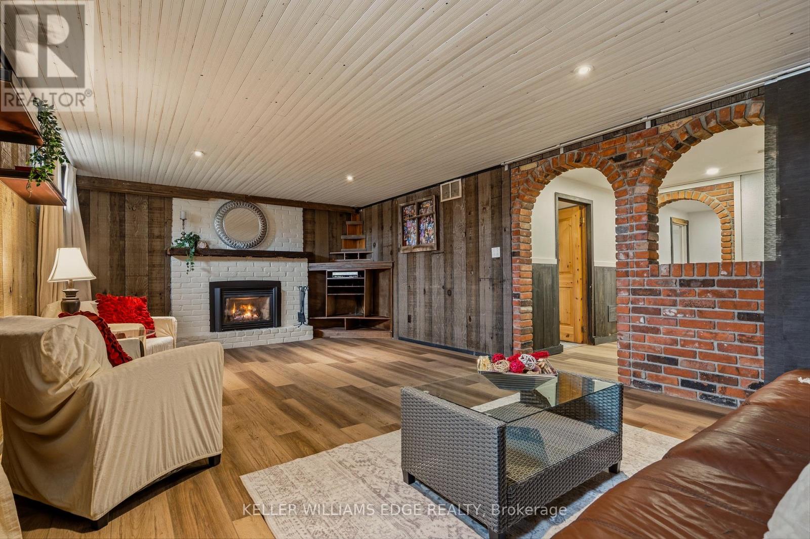 21 MILVERTON CLOSE - 23