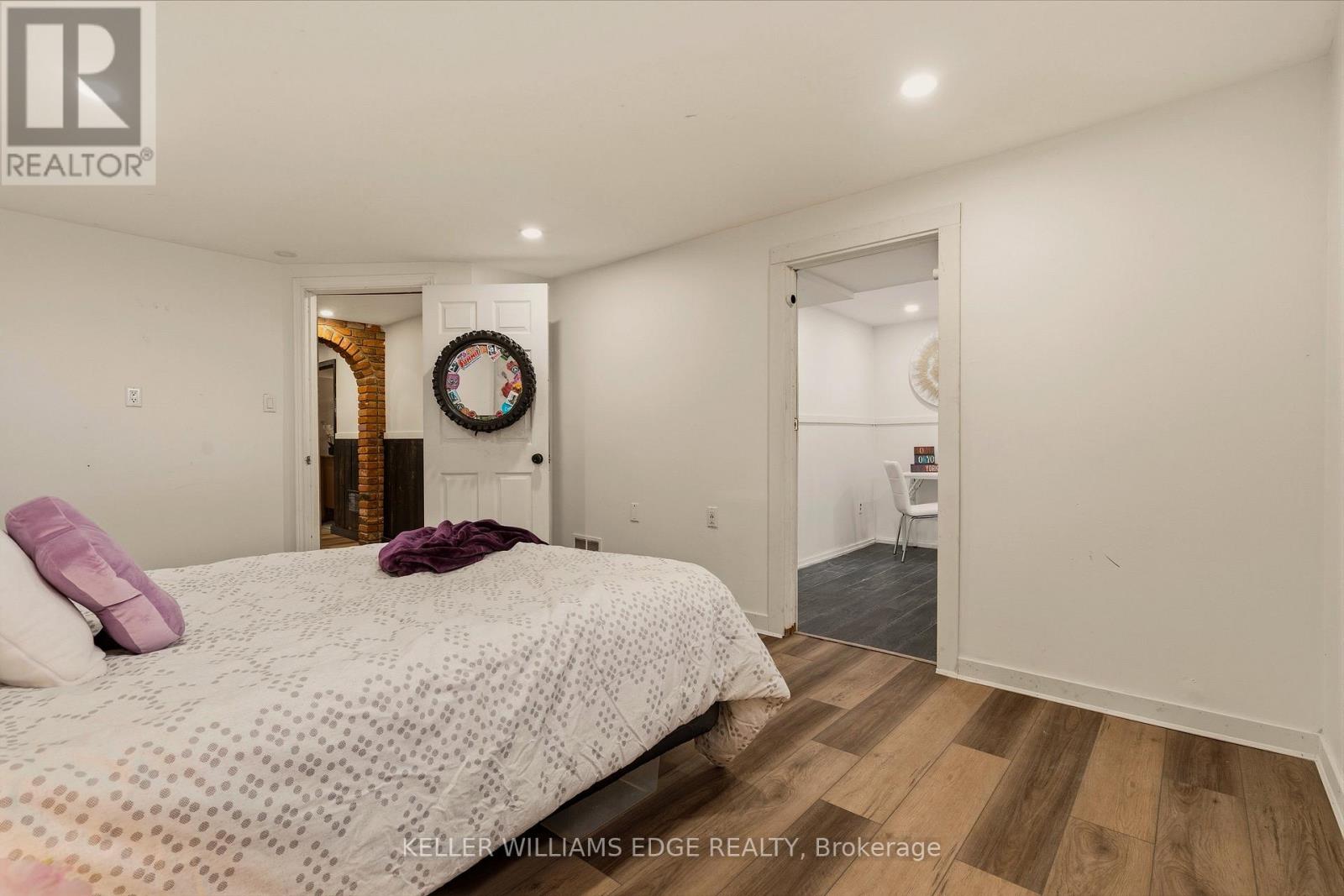 21 MILVERTON CLOSE - 24