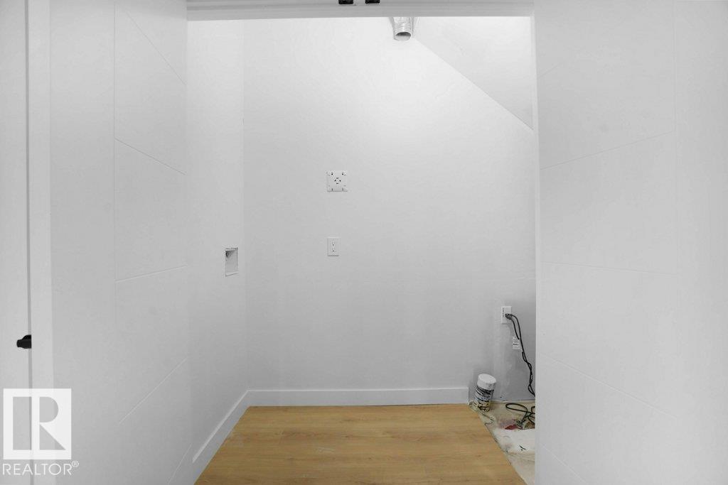 10946 62 AV NW — photo 35
