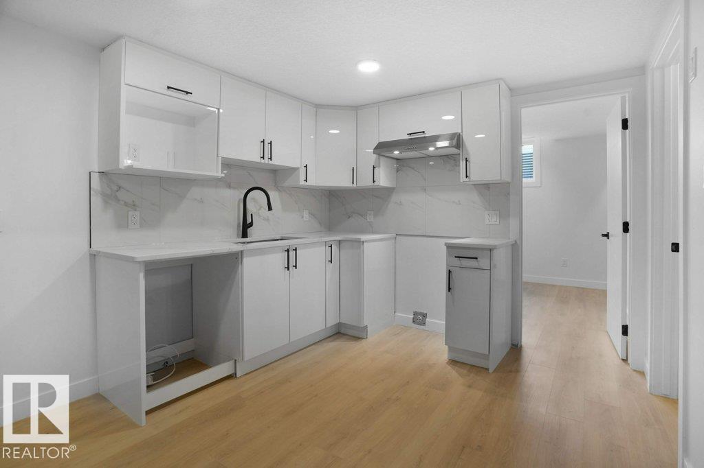 10946 62 AV NW — photo 26