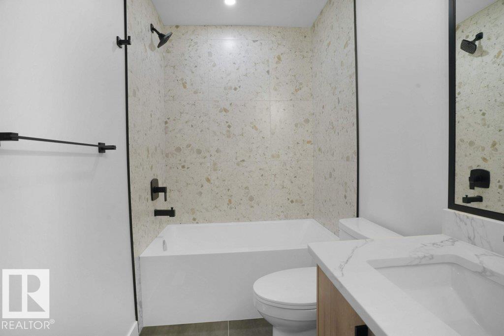 10946 62 AV NW — photo 10