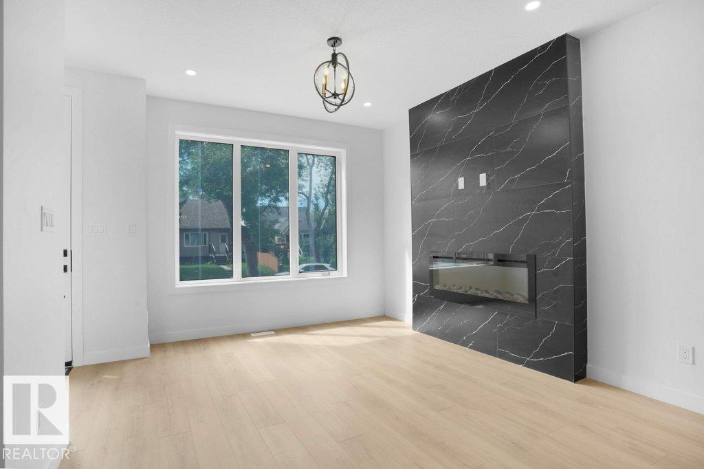 10946 62 AV NW - photo 2