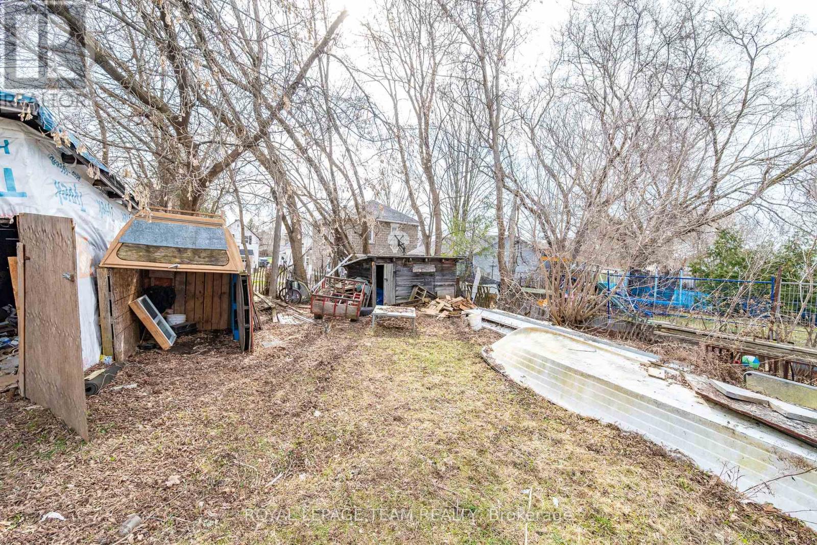 42 BONNECHERE STREET S - 30