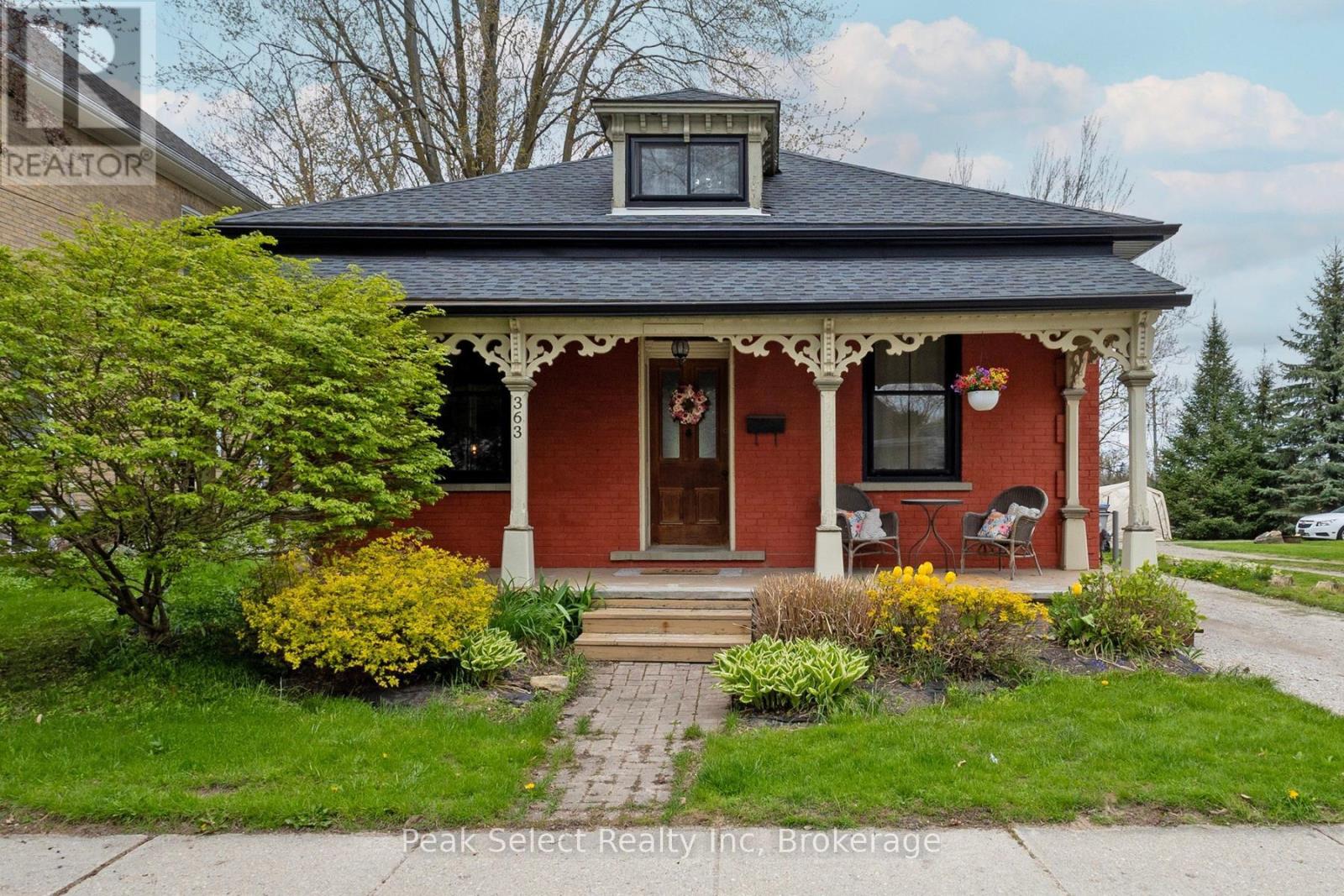 363 QUEEN STREET E - 4