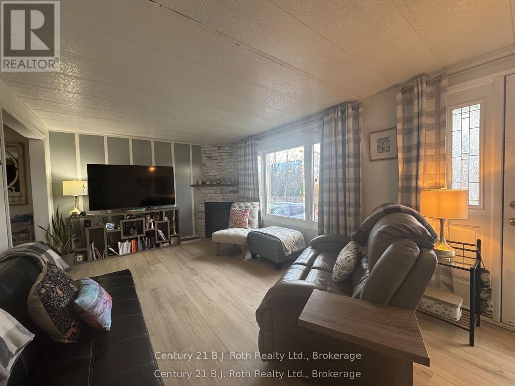 14 MUIR DRIVE - 5
