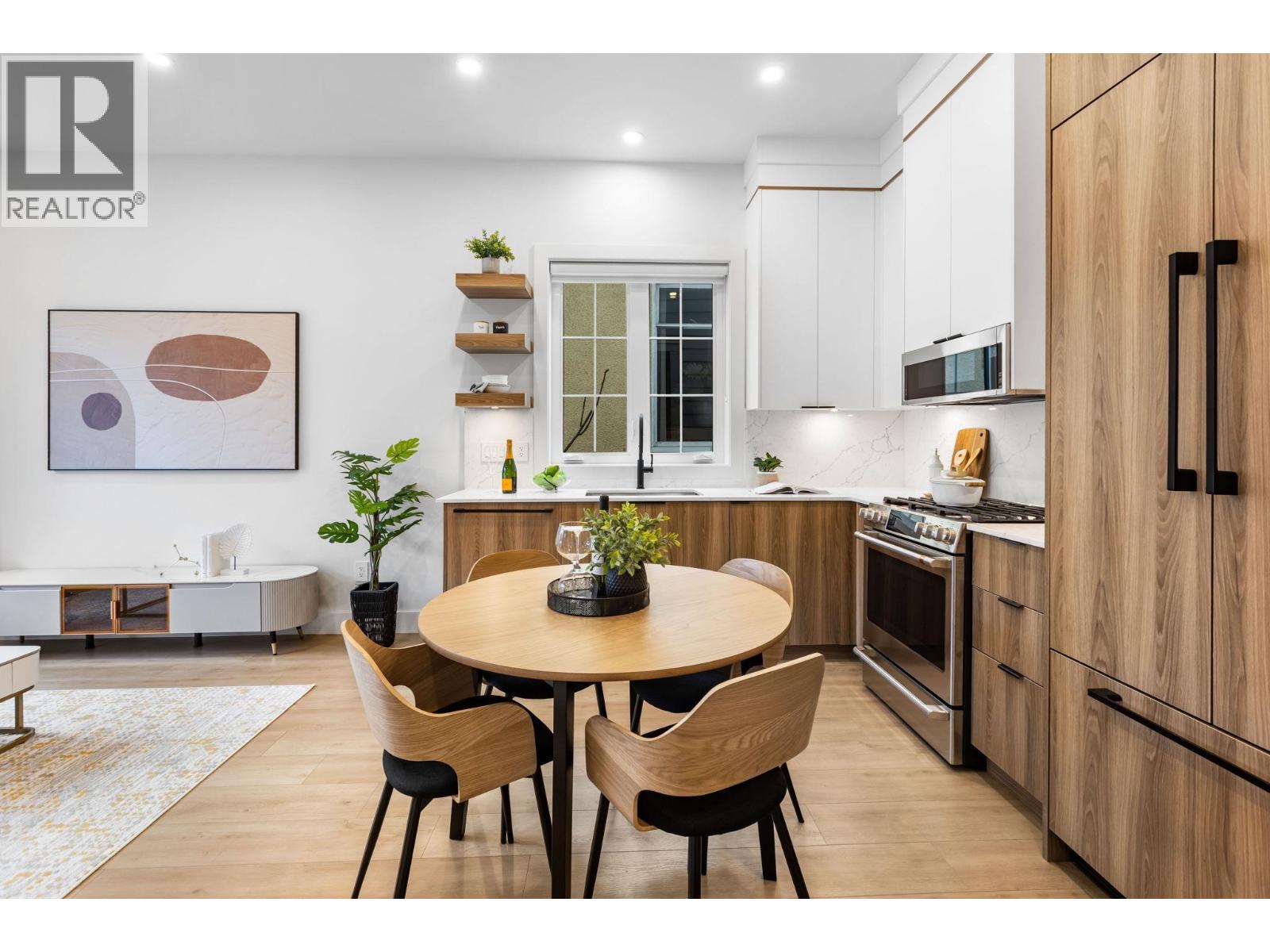 1 1620 E 11TH AVENUE, Vancouver