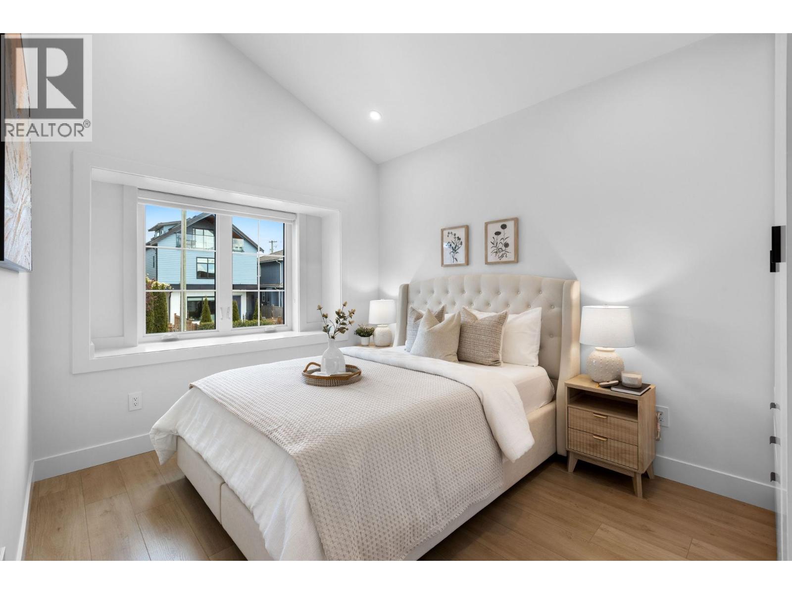 1 1620 E 11TH AVENUE, Vancouver