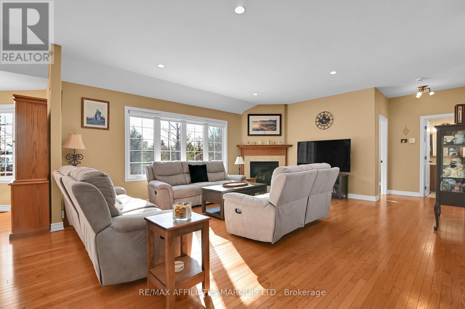 6574 ADRIAN COURT - 5