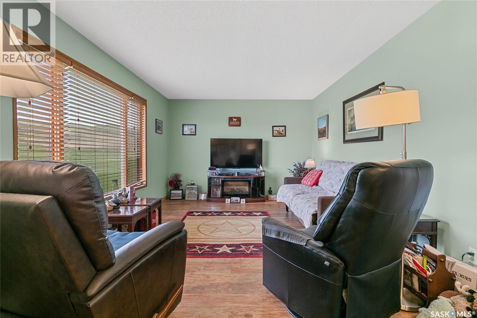 Ludwig Acres - Nestled in the Qu'Appelle Valley - 9