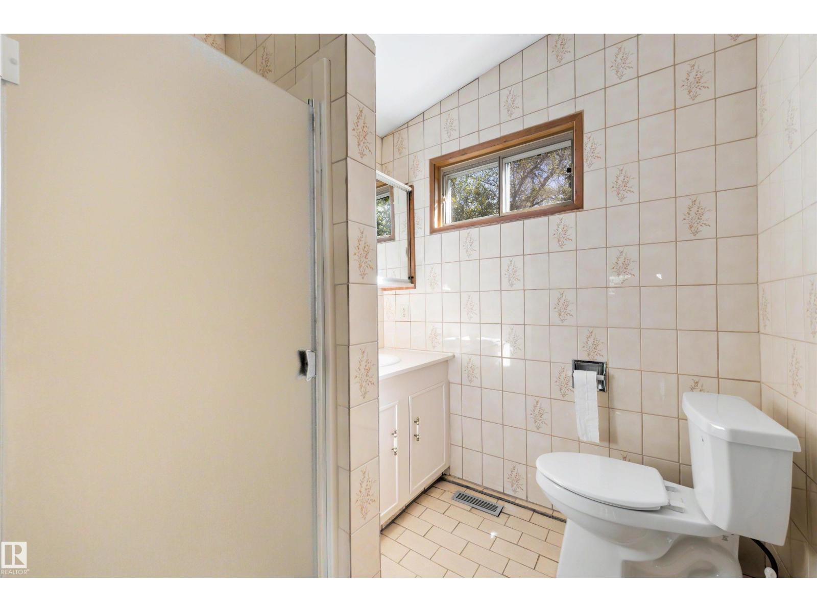 13504 81 AV NW - 19