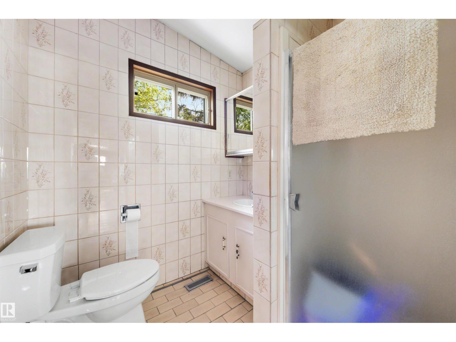 13504 81 AV NW - 20