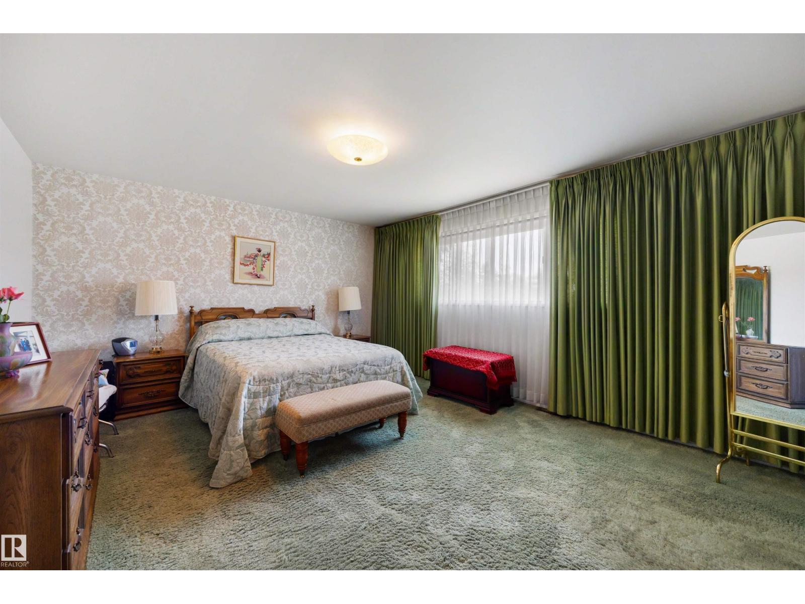 13504 81 AV NW - 23
