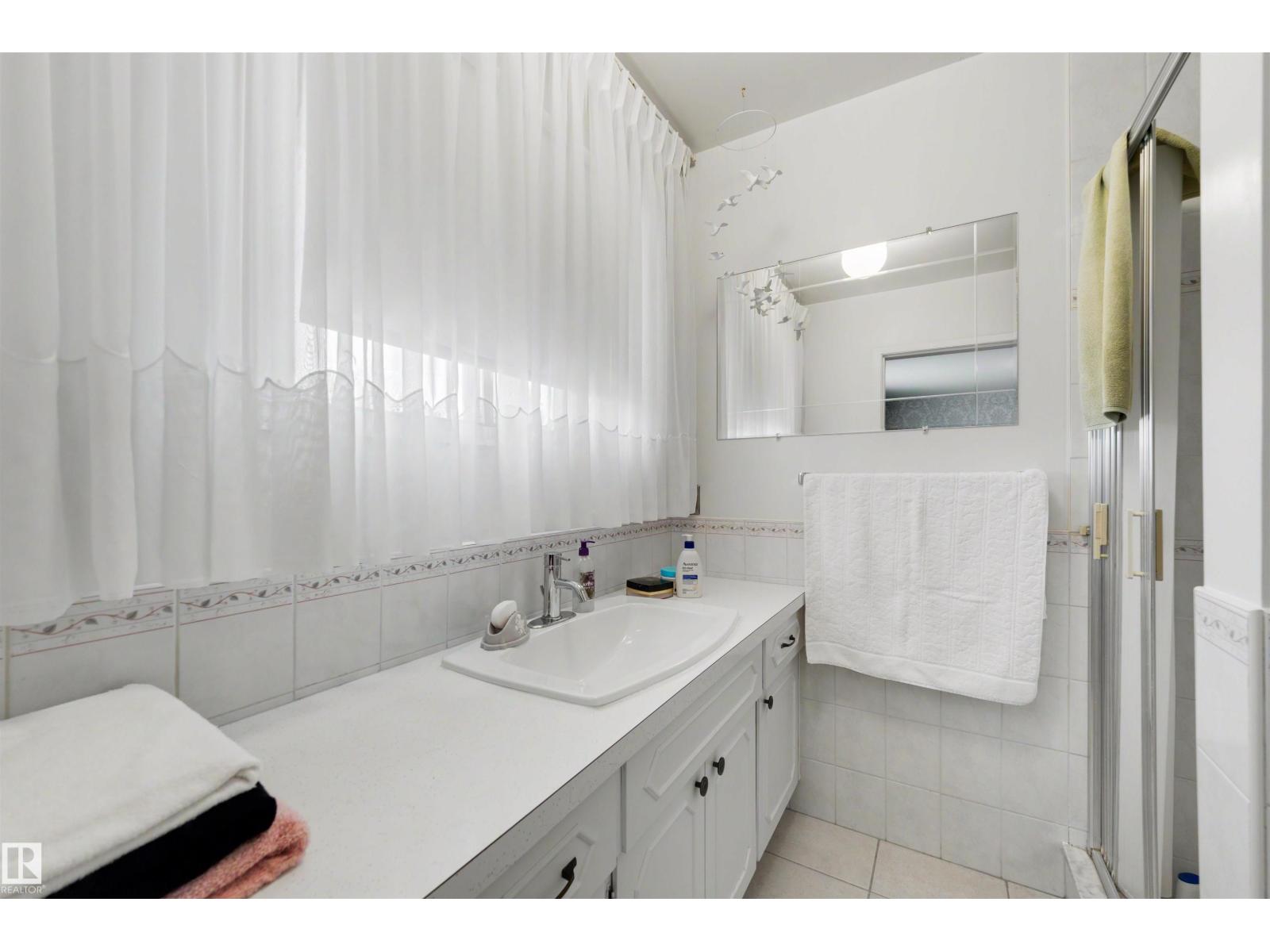 13504 81 AV NW - 25