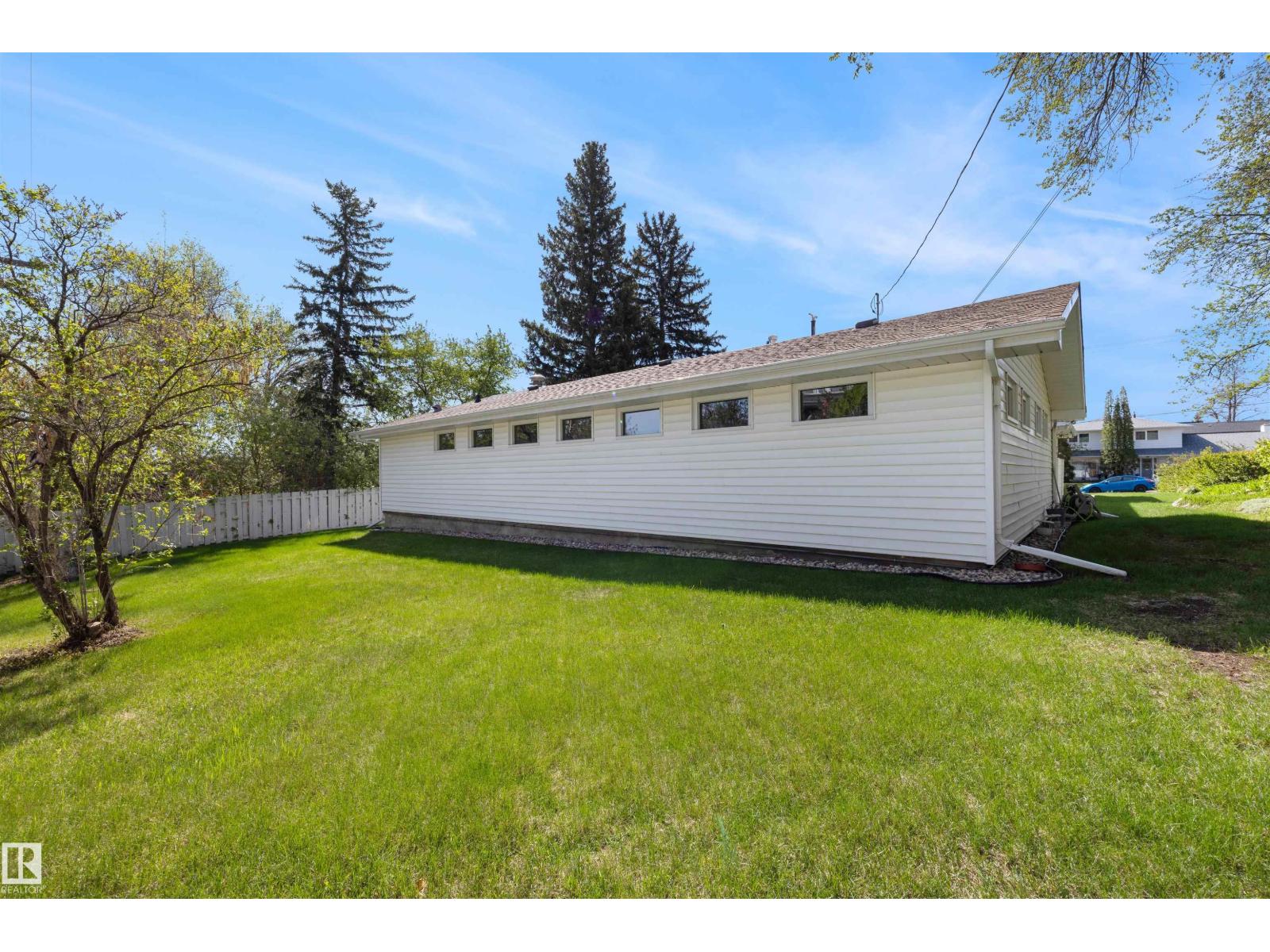 13504 81 AV NW - 32