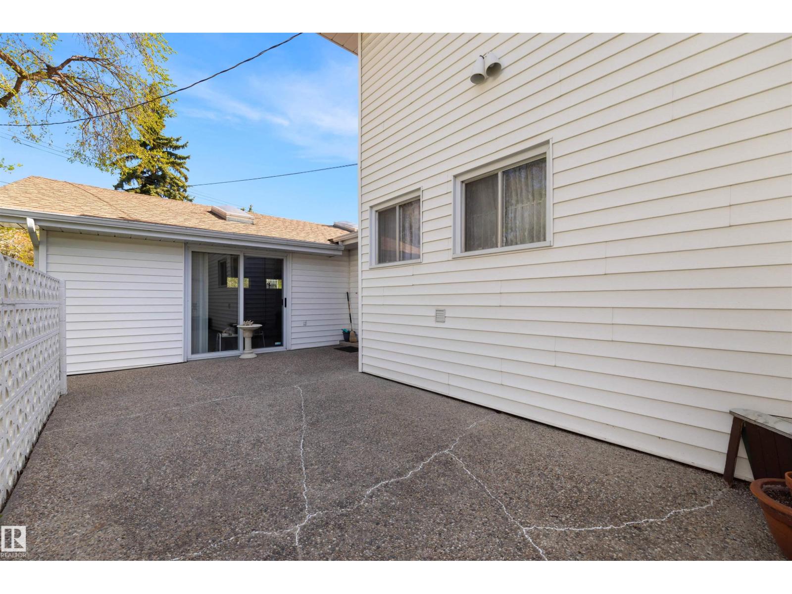 13504 81 AV NW - 33