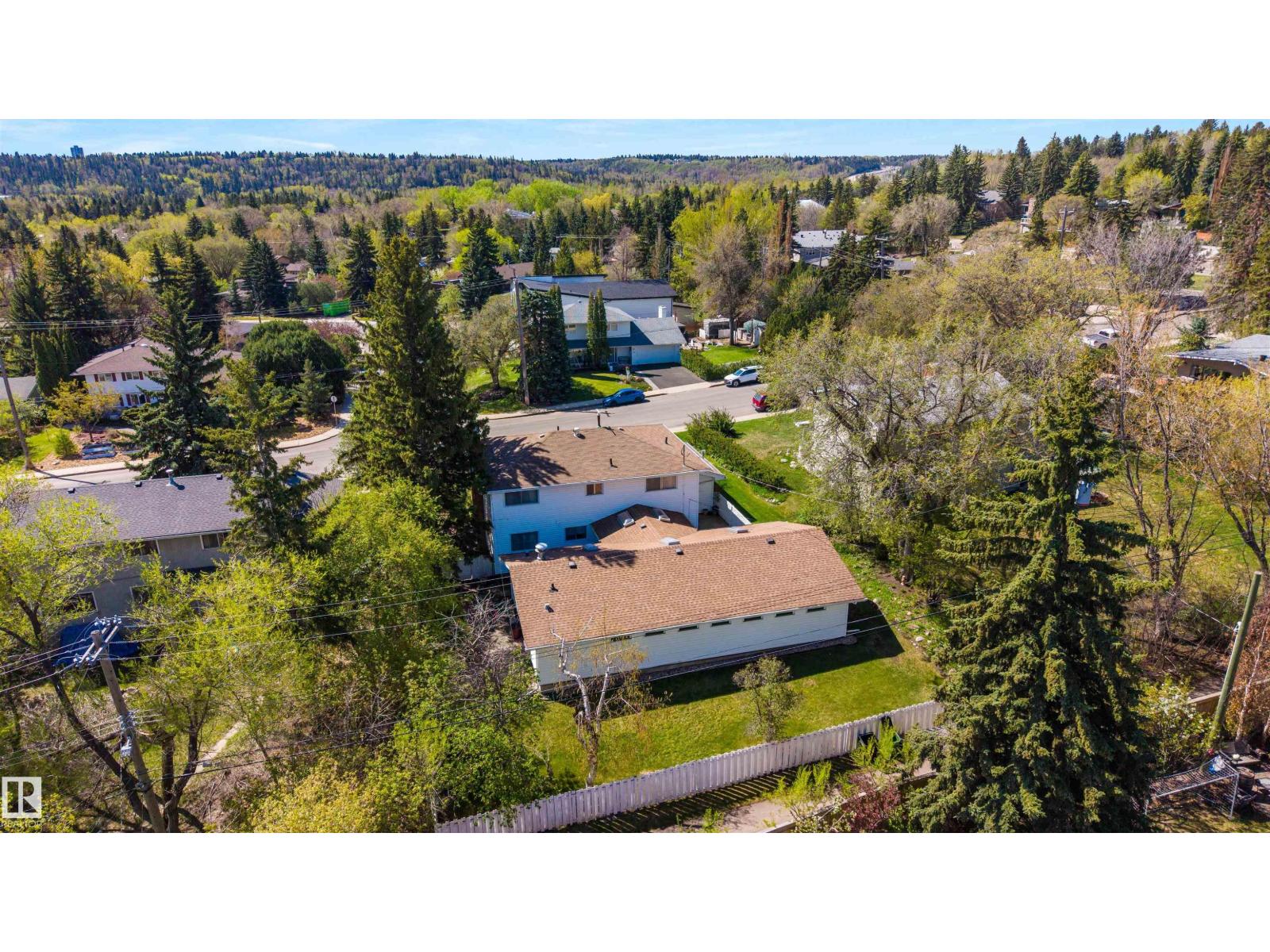 13504 81 AV NW - 40