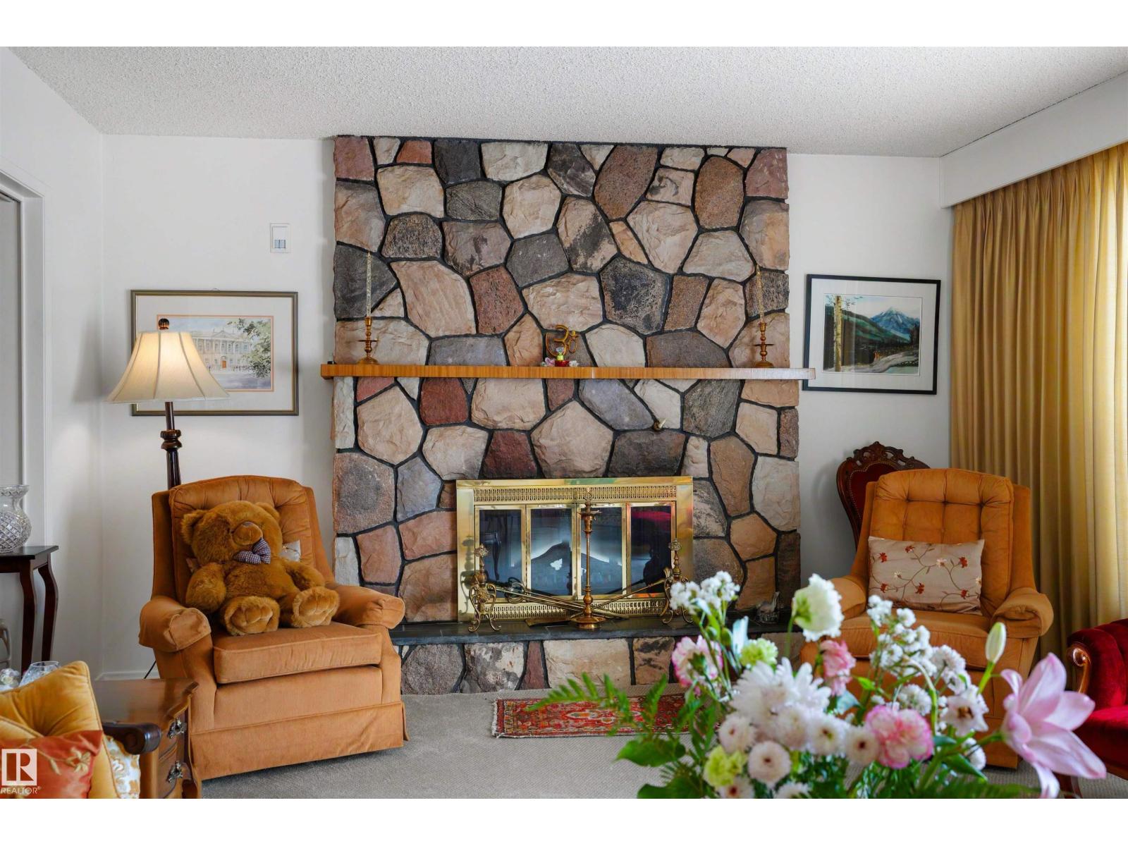 13504 81 AV NW - 7