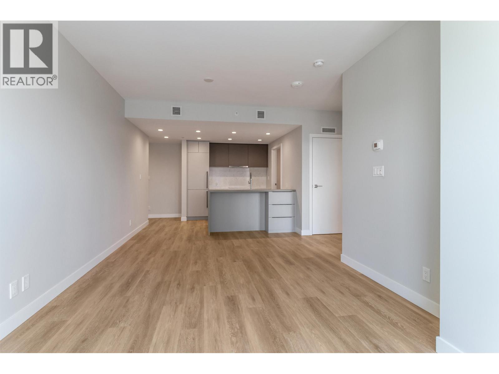2010 567 EMERSON STREET — photo 5