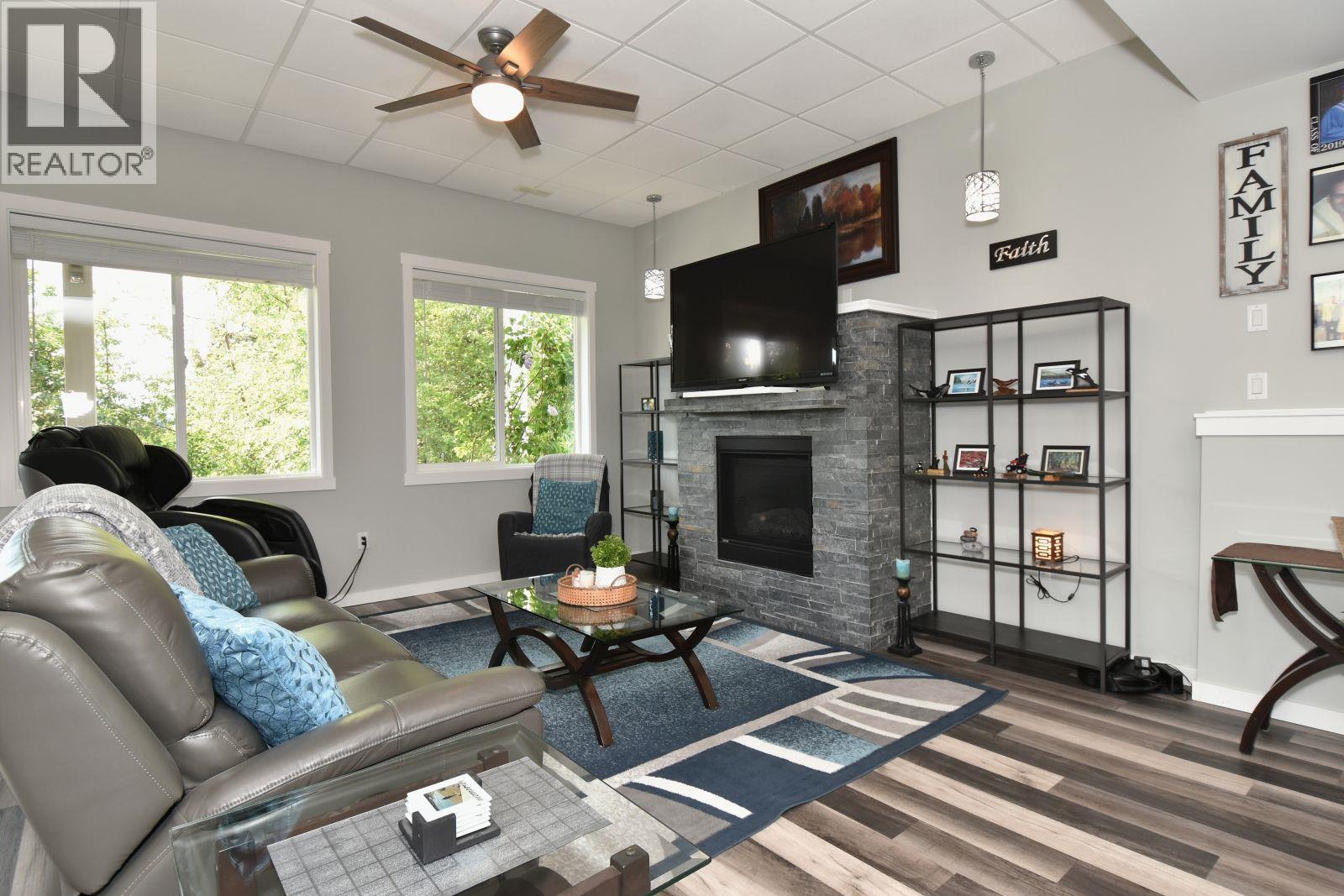 2592 Alpen Paradies Road Unit# #38, Blind Bay