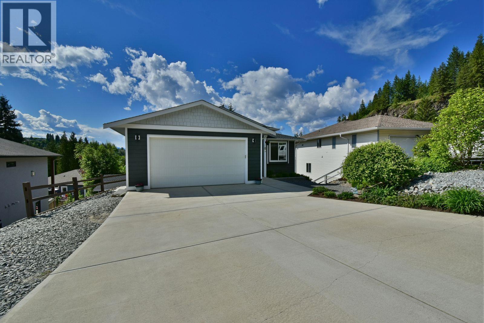 2592 Alpen Paradies Road Unit# #38, Blind Bay