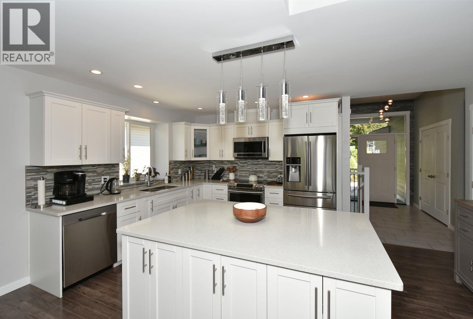 2592 Alpen Paradies Road Unit# #38, Blind Bay