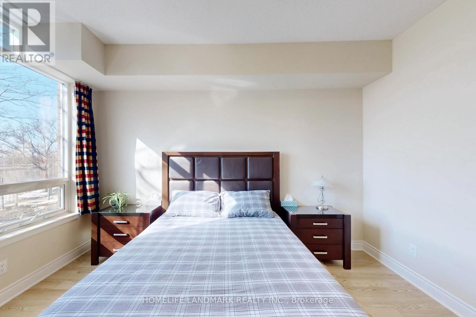 #163 23 COX BOULEVARD - 19