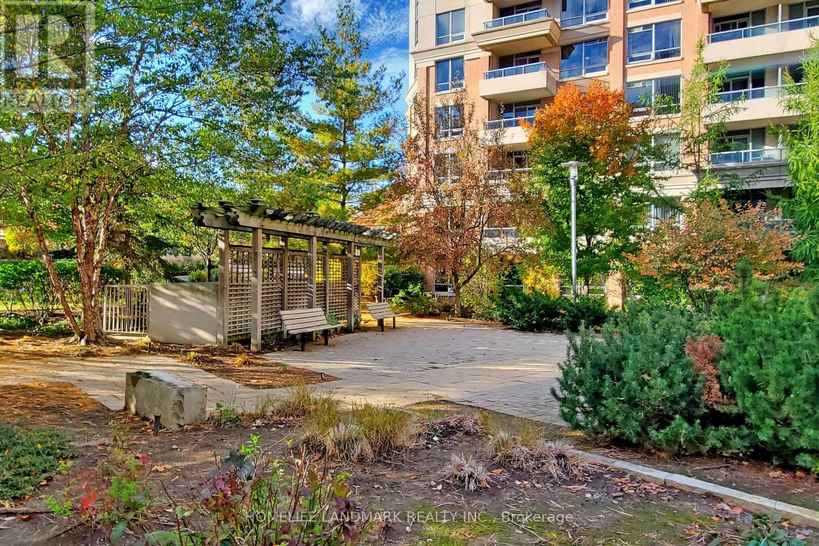 #163 23 COX BOULEVARD - 31