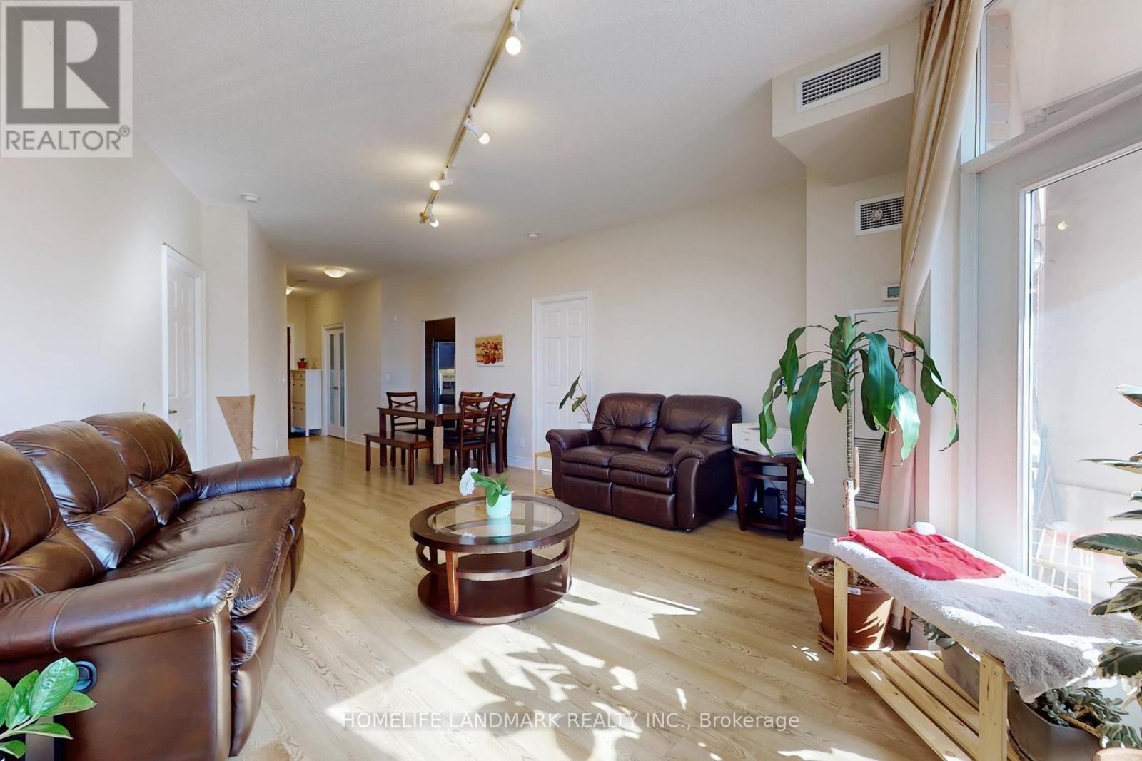 #163 23 COX BOULEVARD - 5