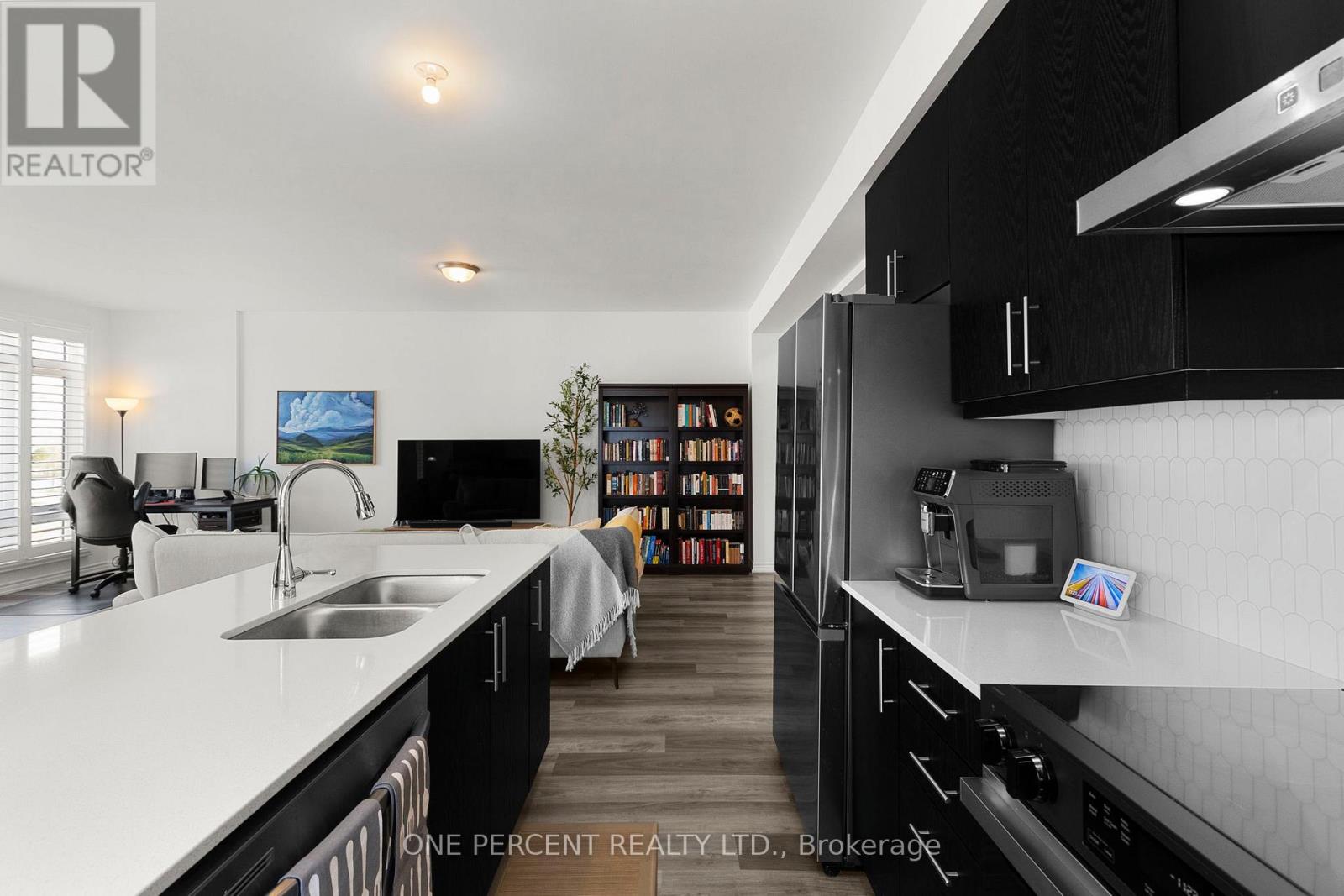 129 COLBORNE STREET E - 16