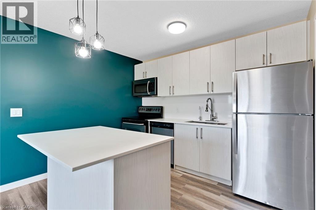 11 EAGLE Hill - 10