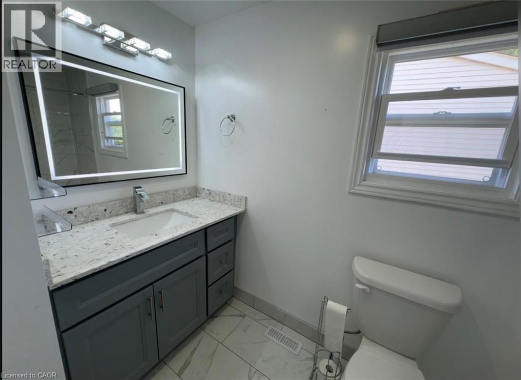 28 TIMBERLANE Crescent Unit# UPPER, Kitchener, Ontario, N2N1S9 — Photo 9