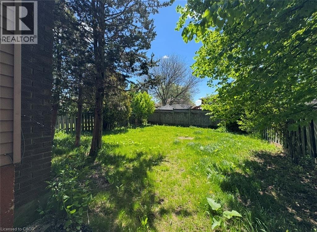 28 TIMBERLANE Crescent Unit# UPPER, Kitchener, Ontario, N2N1S9 — Photo 12
