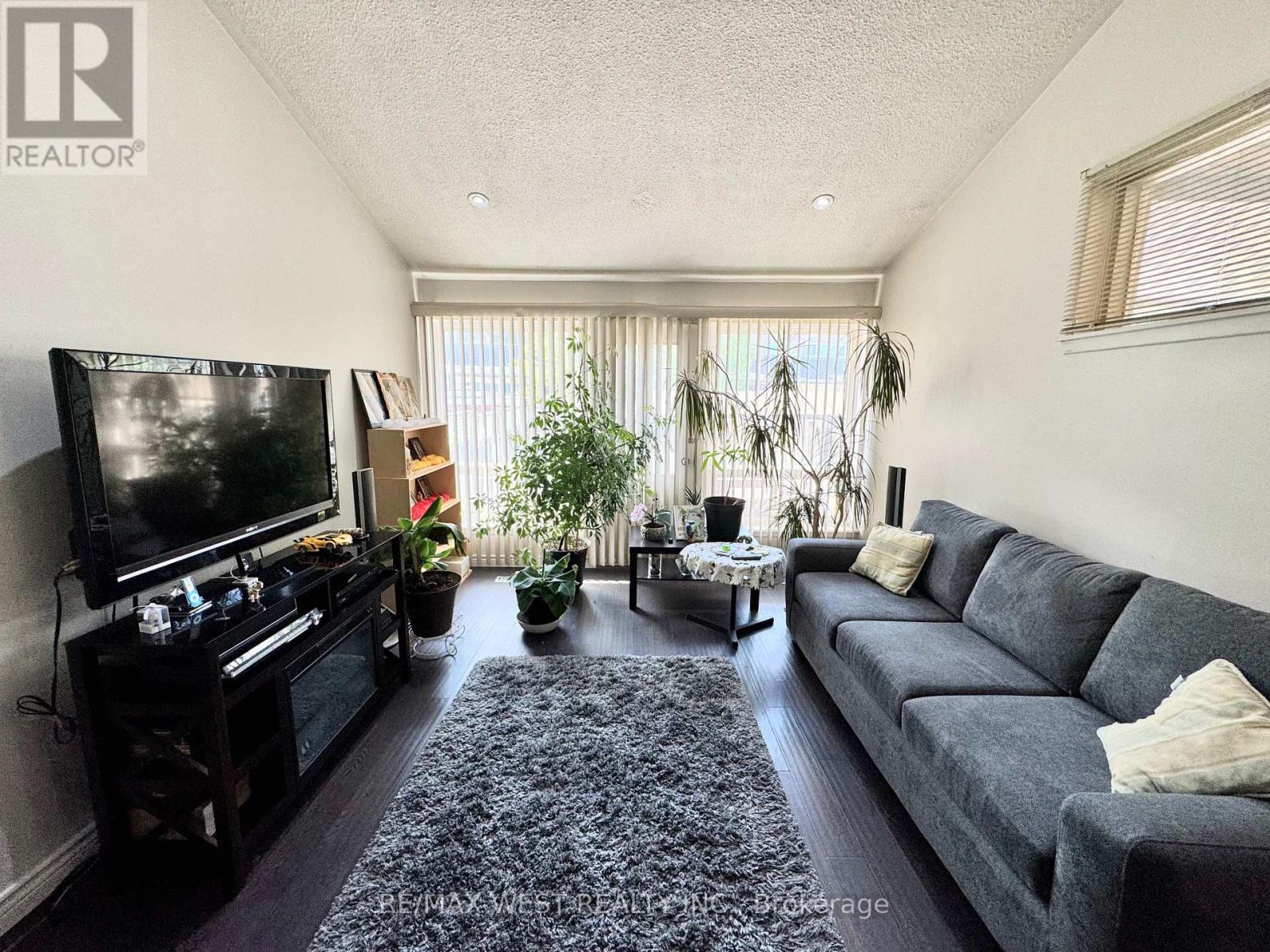 #234 260 JOHN GARLAND BOULEVARD - 6
