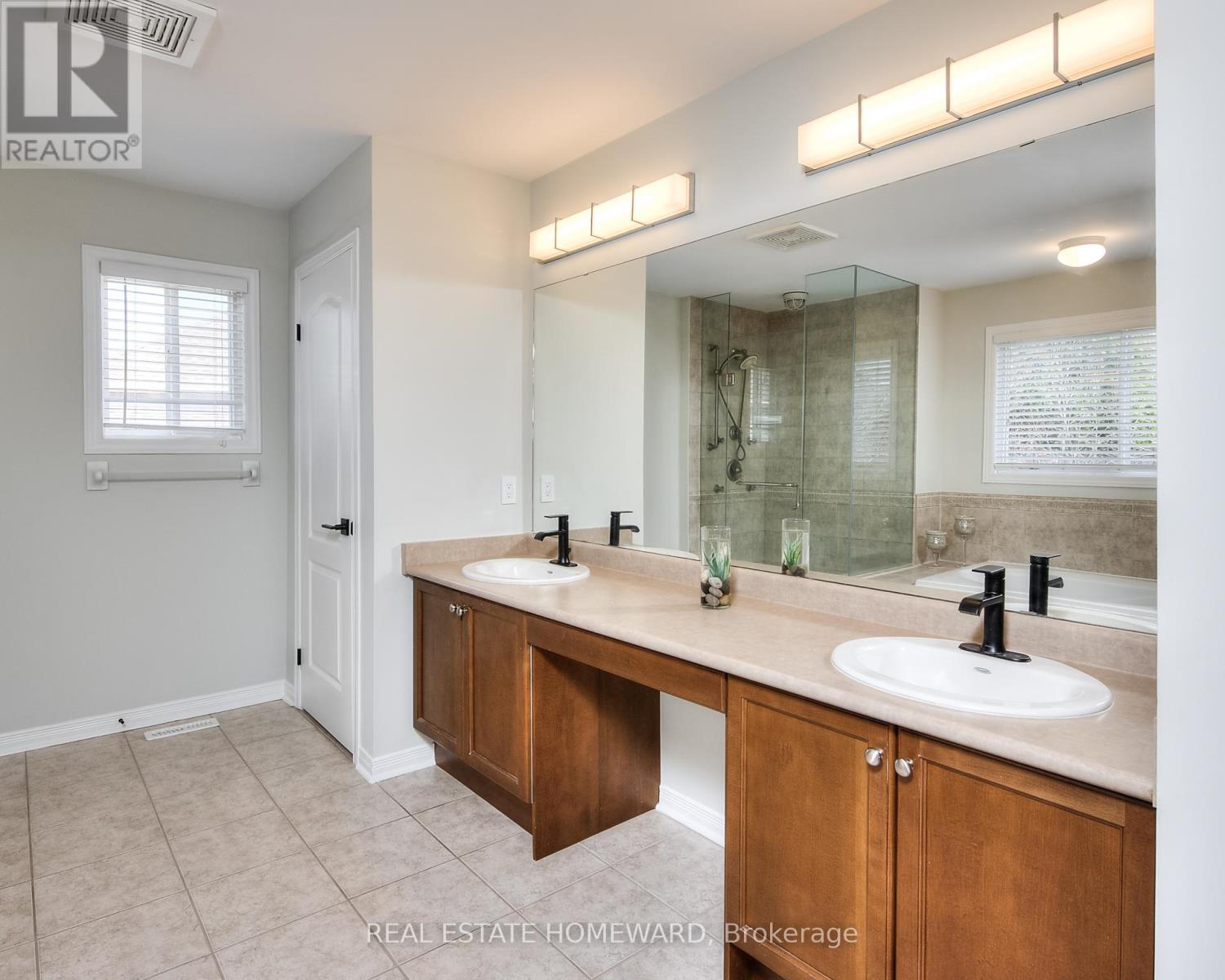225 RIDGEMERE COURT - 29