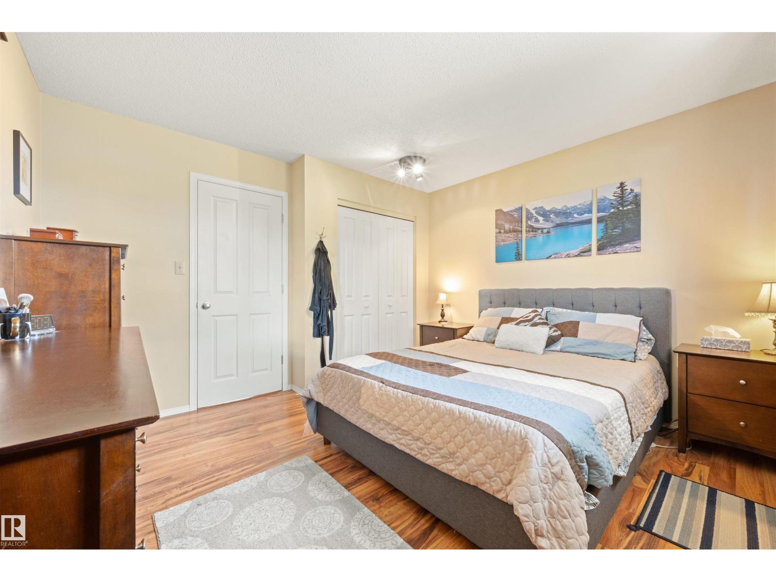 4012 86 ST NW - 15
