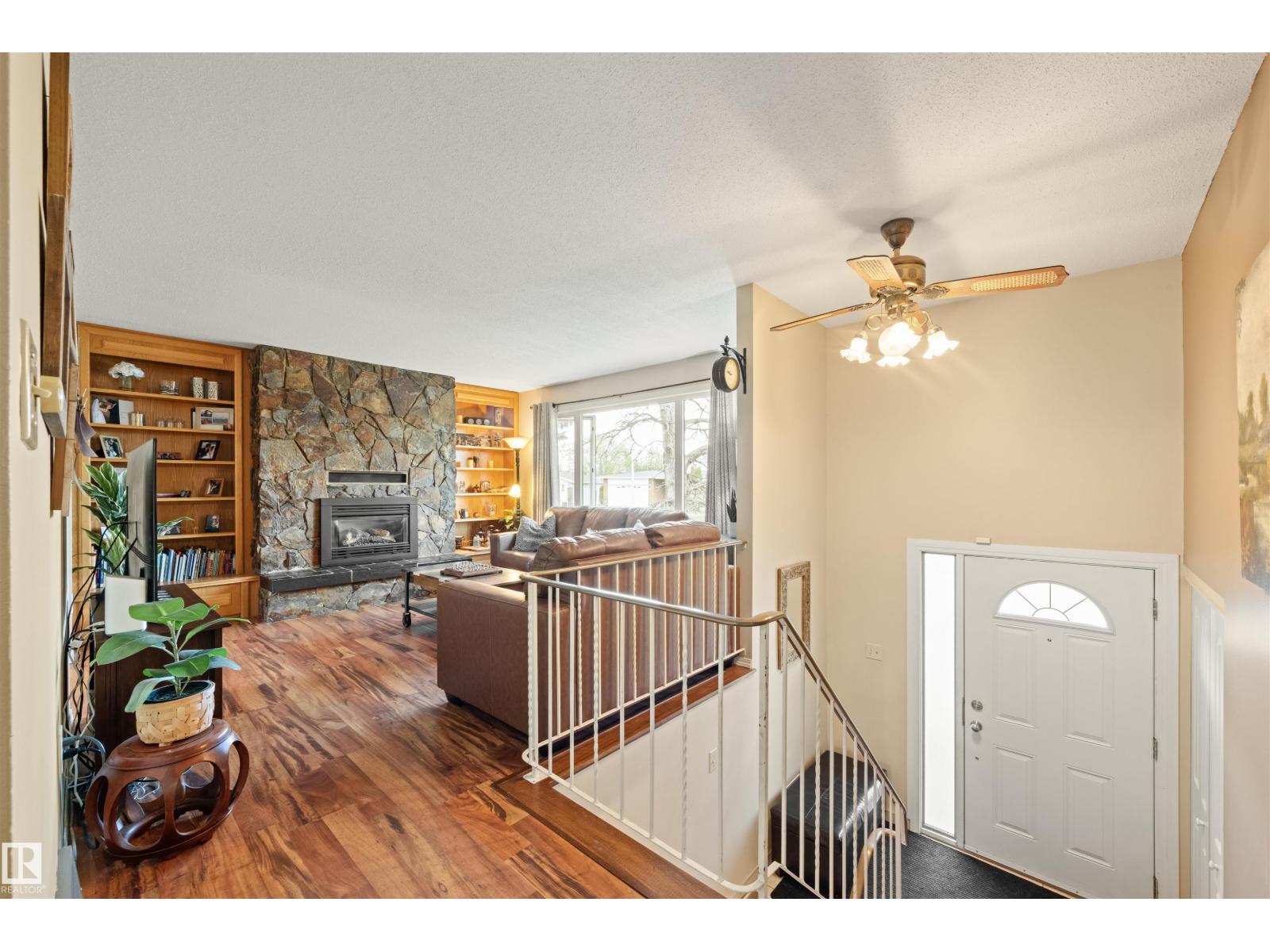 4012 86 ST NW - 16