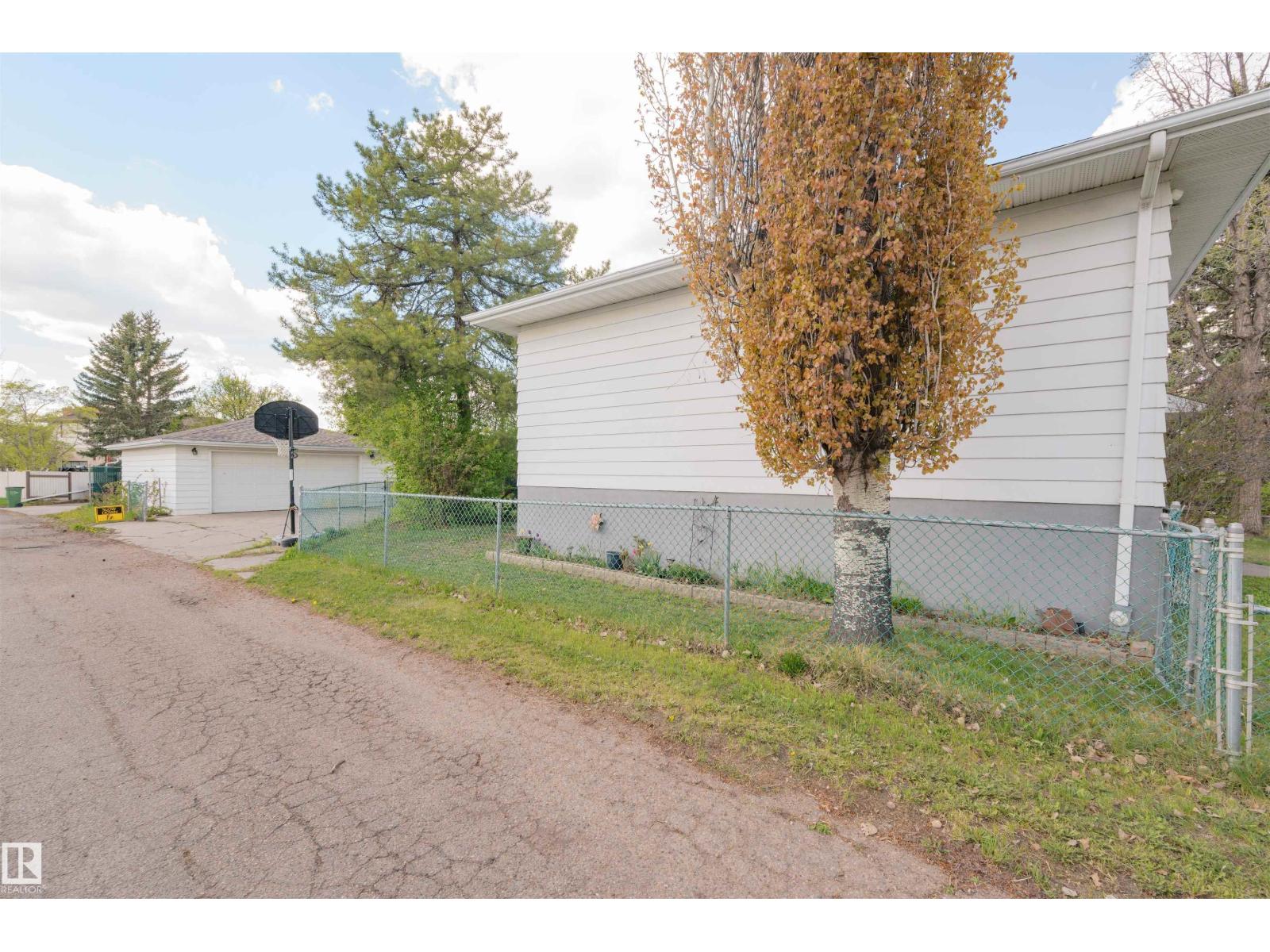 4012 86 ST NW - 33
