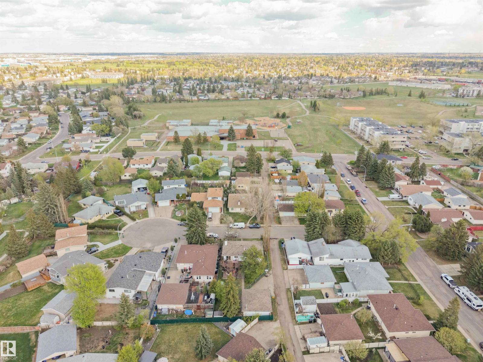 4012 86 ST NW - 35