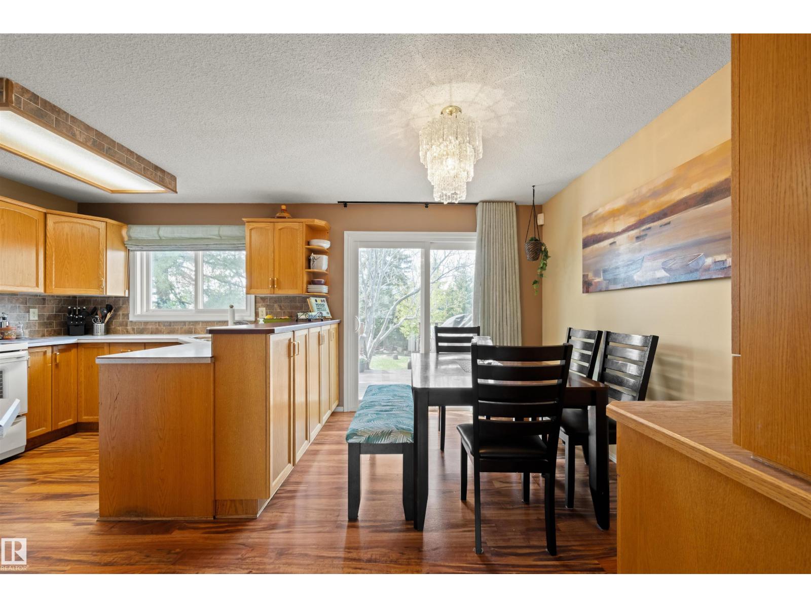 4012 86 ST NW - 5
