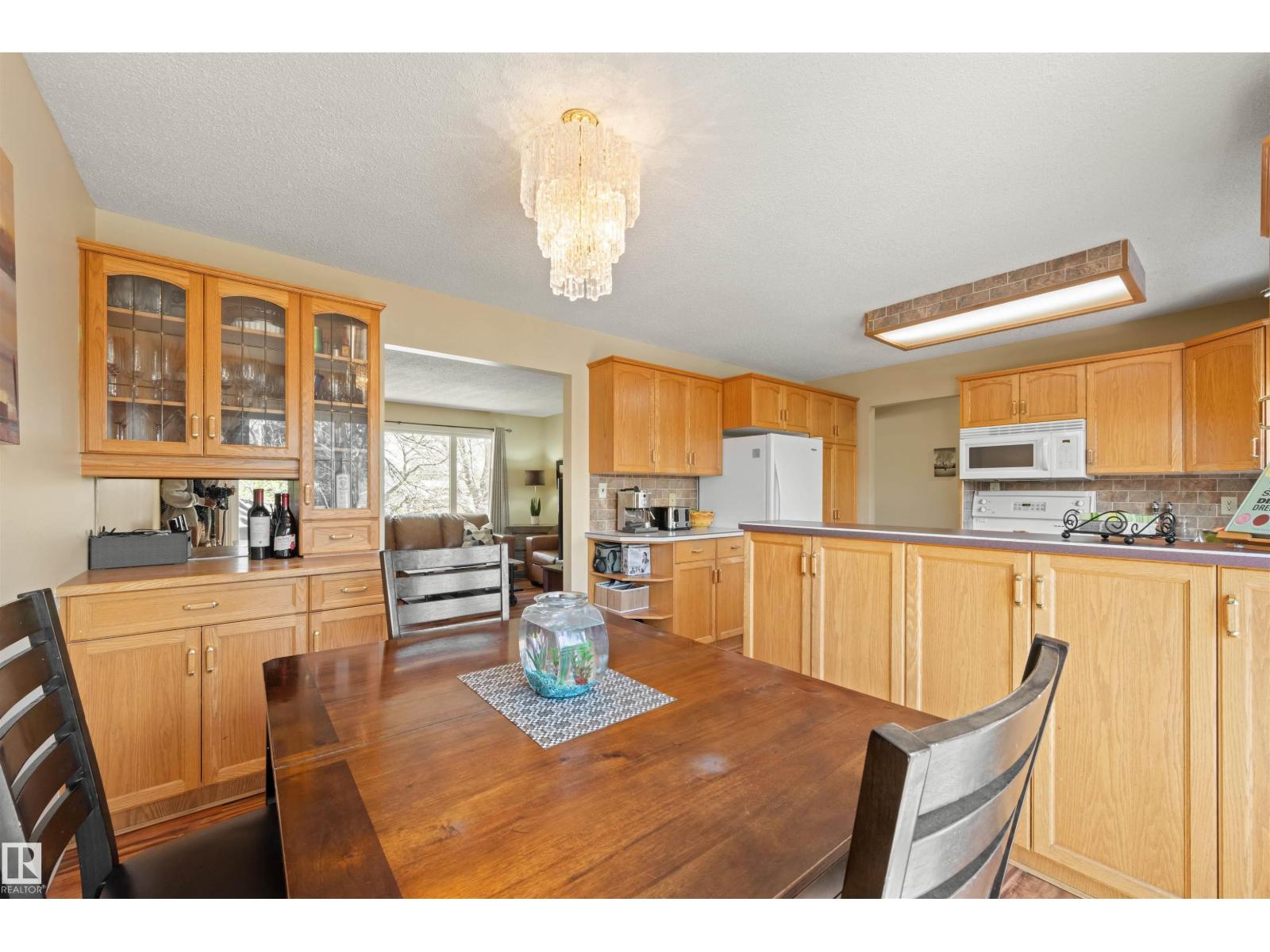 4012 86 ST NW - 7