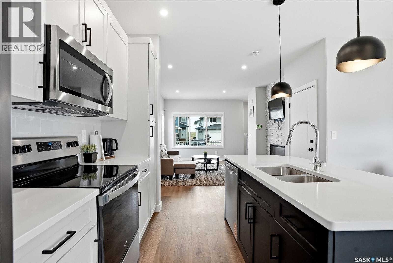 199 Kostiuk CRESCENT - 14