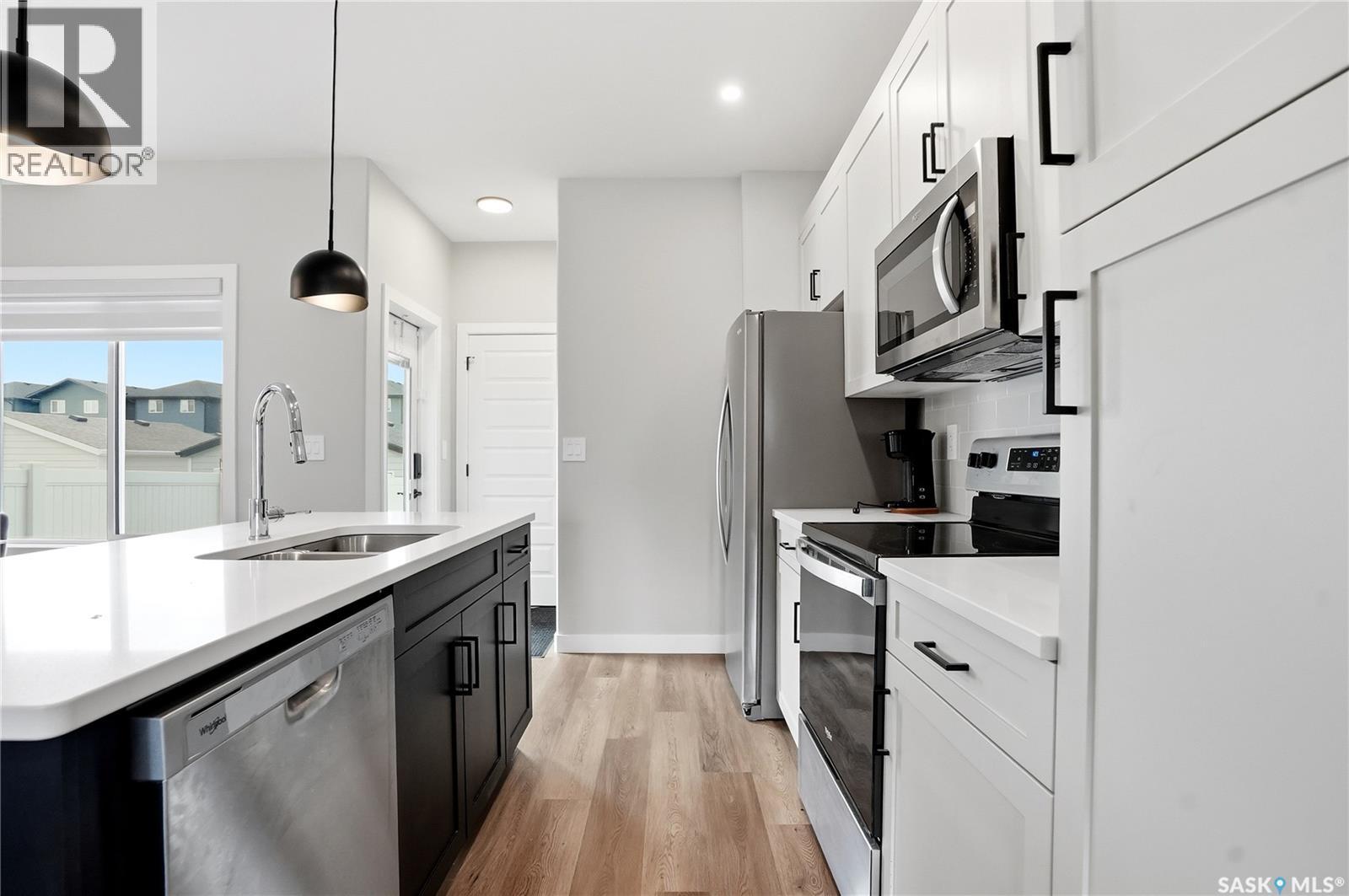 199 Kostiuk CRESCENT - 15