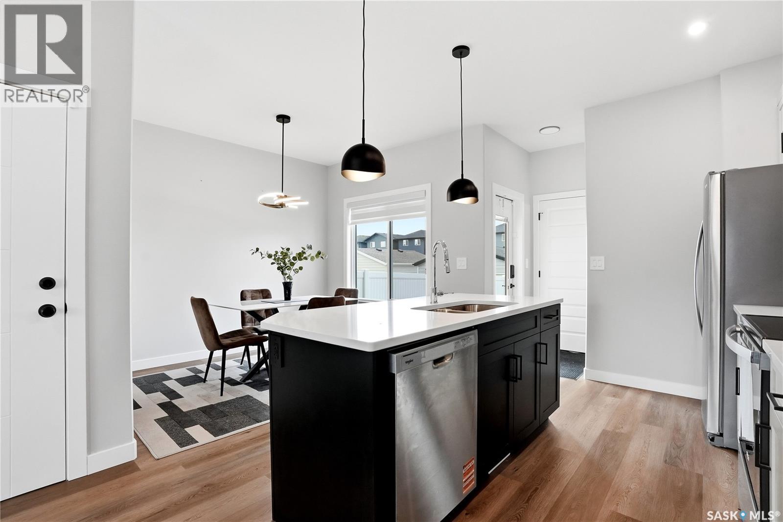199 Kostiuk CRESCENT - 16