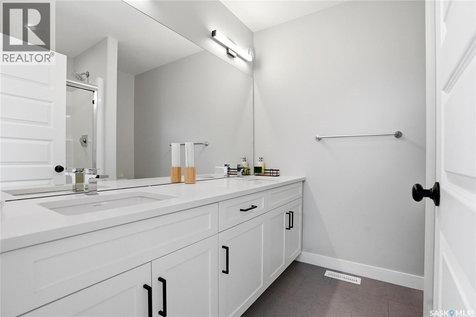 199 Kostiuk CRESCENT - 23