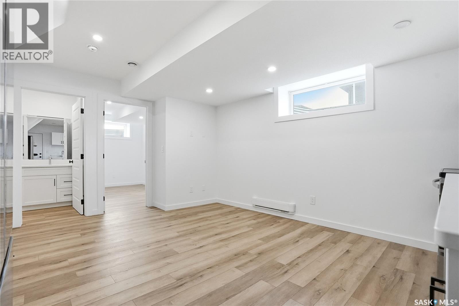 199 Kostiuk CRESCENT - 35